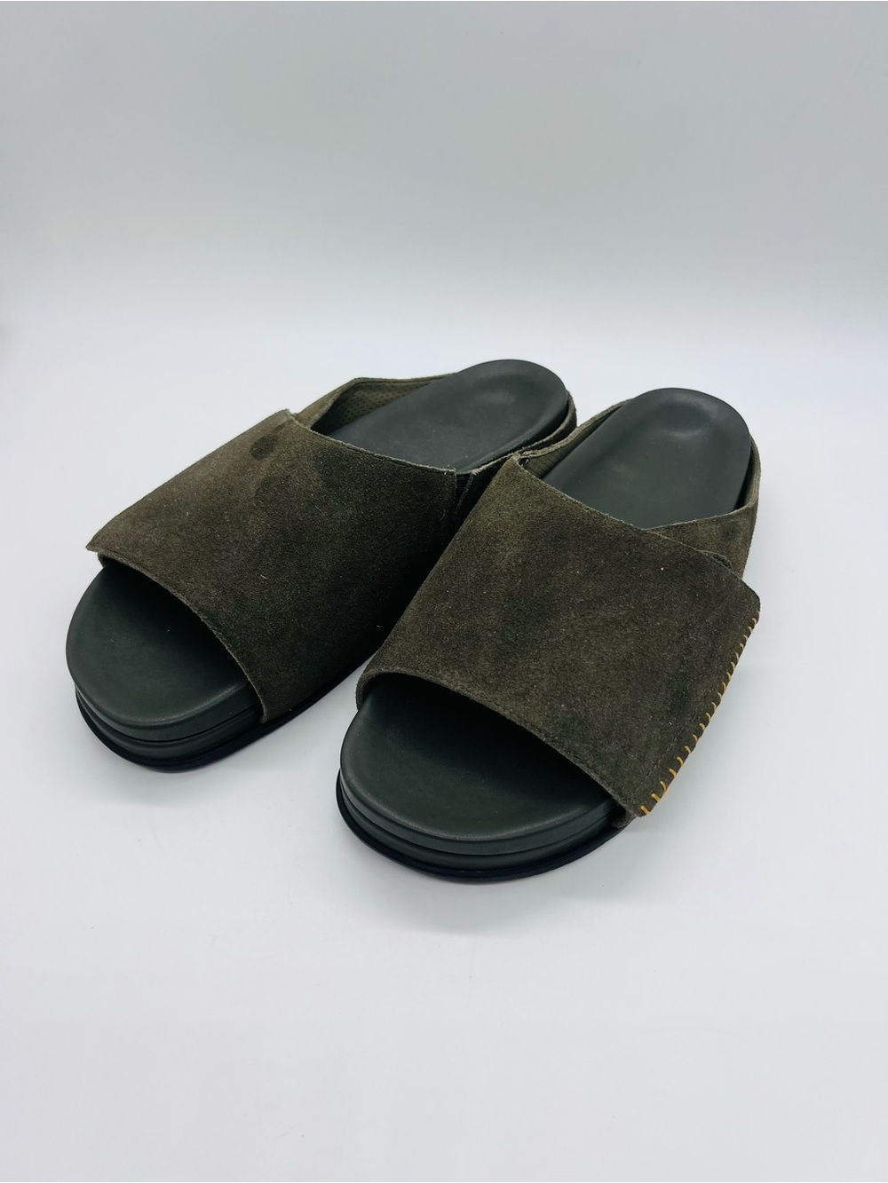 Commbi Unisex The Ollie Slide Sandals in Olive with Cushioned Footbed